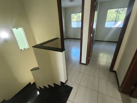 Casa com 3 quartos sendo 1 suíte com closet, 2 Vgs,  Granja dos Cavaleiros - Macaé - RJ