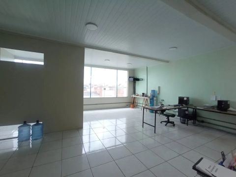 Predio na cohab terreo mais dois andares perto do terminal cohab
