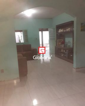 Casa em Montes Claros, no bairro Bela Paisagem, à venda.