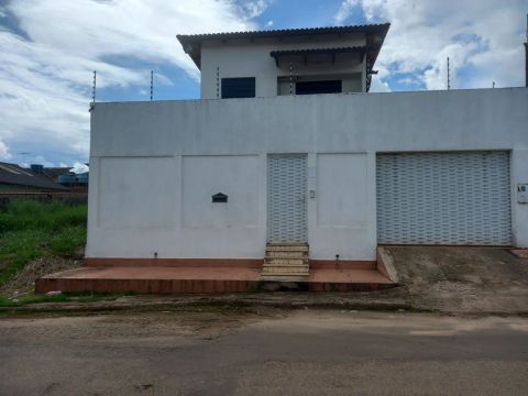 Casa com 2 suites e 3 quartos no Jardim  Europa