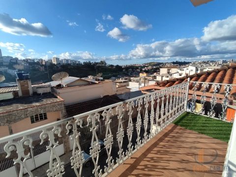 Apartamento a venda de 4 quartos, bairro São Sebastião, Conselheiro Lafaiete MG