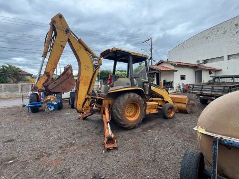 Retroescavadeira Caterpillar 416D