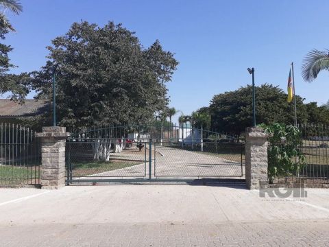 SÍTIO LOCALIZADO A POUCOS METROS DA ESTRADA COSTA GAMA, RESIDÊNCIA COM 02 QUARTOS, SALA, B
