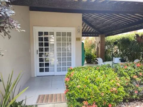 Casa de Condomínio, Itapuã