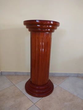 Coluna redonda de madeira maciça