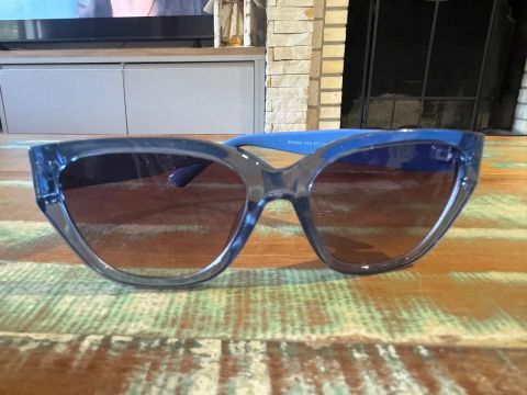 Óculos de sol feminino Guess