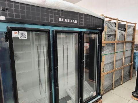 Expositora de bebidas 3 portas