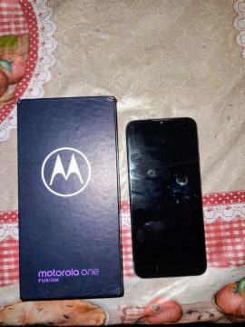 MOTOROLA ONE FUSION 