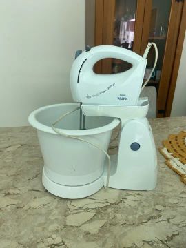 Batedeira de bolo nova 