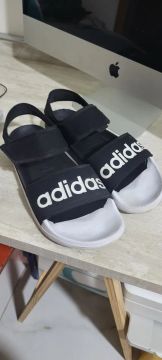 Sandálias Adidas - Tamanho 40