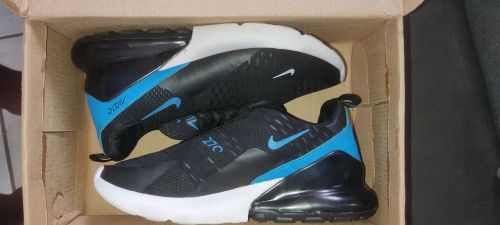 Tênis Nike Air Max 270 - tamanho 38