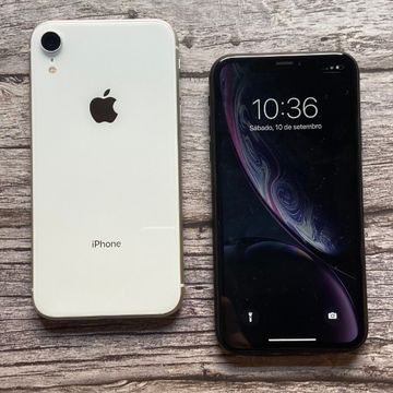 iPhone XR 64 GB - Branco/Preto