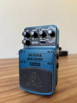 Pedal Behringer RV600 Reverb Machine