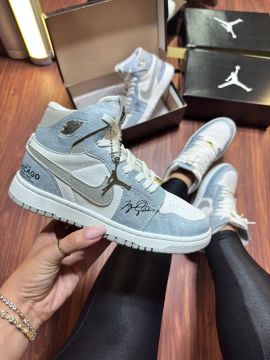 Tênis Nike Air Jordan 1 Low 'Chicago' -  Tamanho 38