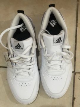 Tênis adidas 