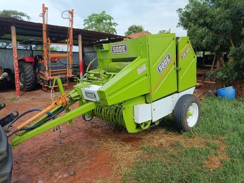 Enroladeira de feno SODE JS-90