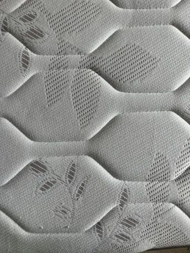 Colchão de molas ensacadas Queen Marca Sonos