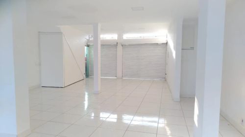Espaço Para depósito ou Comércio 