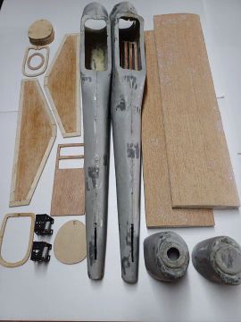 Kit de aeromodelos em fibra e resina epóxi.