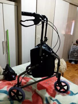 Andador de Idoso com Bolsa