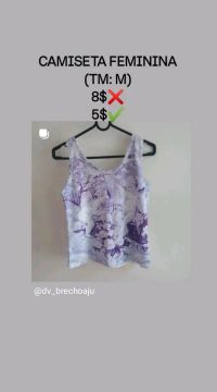 Camiseta feminina branca com estampa floral