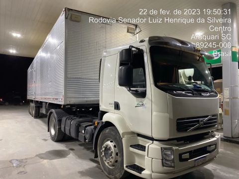  Volvo  VM 330 - - Ano 2013-