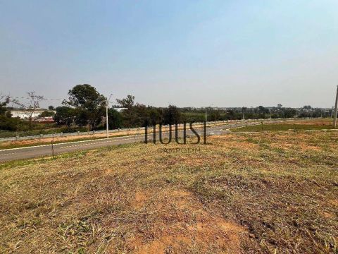 Terreno à venda, 300 m² - Condomínio Terras Alpha Nova Esplanada - Votorantim/SP