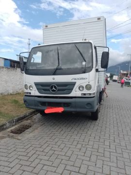 Vendo Mercedes Accelo 815 ano 2014