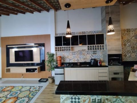 Casa Unica no Vert Ville Com 2 corredores laterais