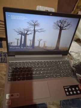 Vendo Notebook Novo/Marca Lenovo/excelente 4GB