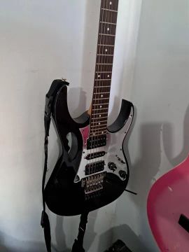 Guitarra ibanez jem