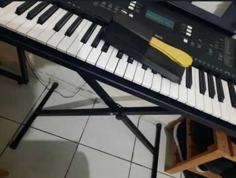 Teclado Yamaha PSR-E373