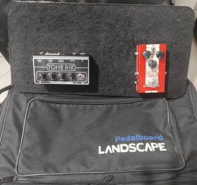 Pedalboard Landscape com Tone Ink e Fire Overdrive