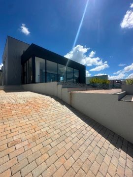 Casa com 3 dormitórios à venda, 301 m² por R$ 2.100.000,00 - Condomínio Shambala III - Ati