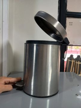 Lixeira de Pedal para Cozinha - Aço Inox