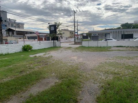 MP - Lote de esquina com 539 mts2 no Bairro Estreito.