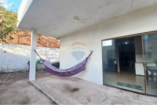 Casa à venda com 3 quartos e garagem no Colina dos Eucaliptos II