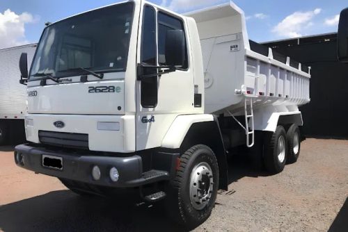 Ford Cargo 2628 e (2010) Caçamba 6x4