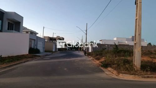 Vendo lote no Bairro Loteamento Jardim Niemeyer