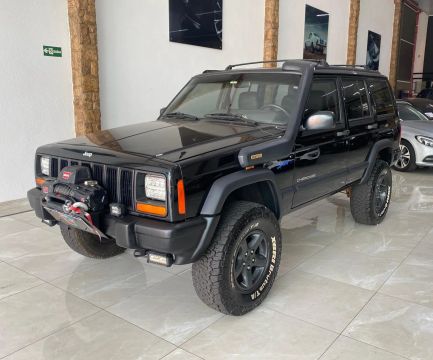 Jeep Cherokee 4.0 Sport 4X4 6I 12V Gasolina 4P Automático