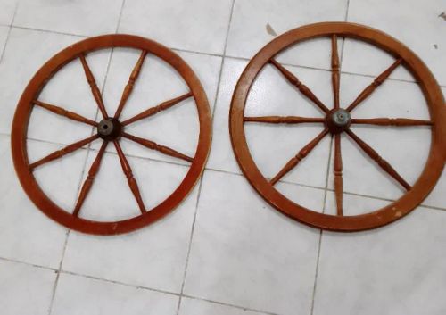 Rodas decorativas de madeira