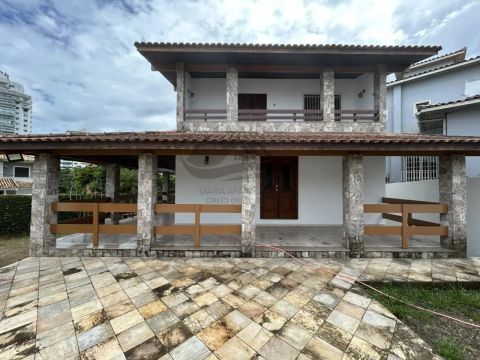 Casa para Locação em Macaé, Gloria, 3 dormitórios, 1 suíte, 5 banheiros, 6 vagas