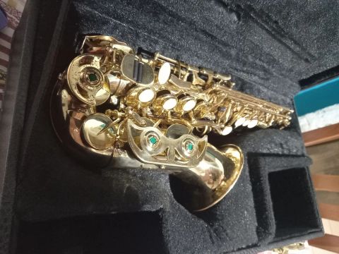 Saxofone Soprano Curvo Dourado