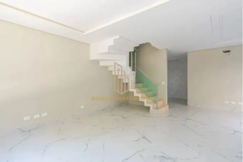 Sobrado Alto Padrão em Condomínio no Água Verde/Curitiba