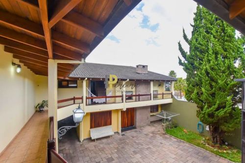 Casa de Luxo no Bairro Ahú - Próxima da Justiça Federal