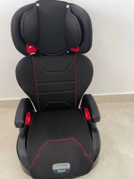 Cadeirinha de segurança em excelente estado.