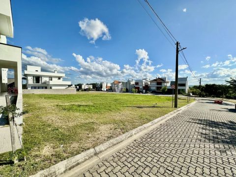 Terreno no condomínio Real Park!