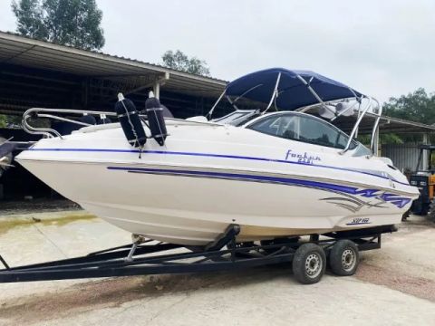 Lancha Focker 215i - Ano 2008 - Mercruiser 4.3 - 220Hp