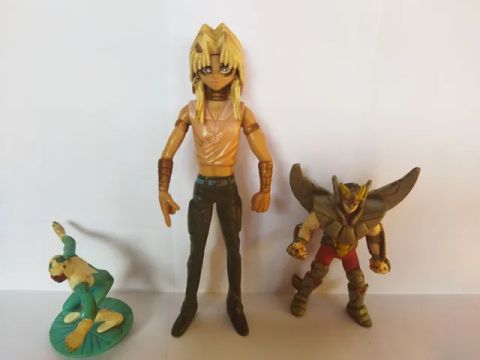 3 Bonecos Cavaleiros do zodíaco, yu gi oh, os incríveis.