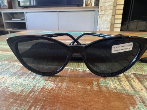Óculos de Sol Tommy Hilfiger Feminino
